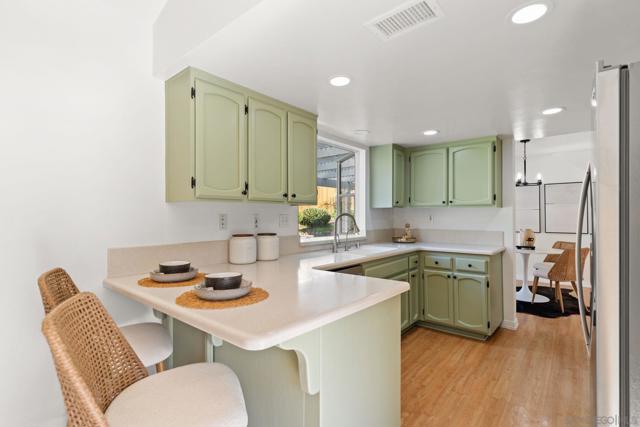 10598 Rancho Carmel Dr, San Diego CA: https://media.crmls.org/mediaz/ba96e4be-f37d-47f6-b138-128236625148.jpg