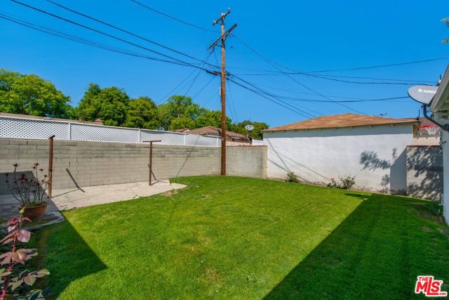 3825 Edgehill Drive, Los Angeles CA: https://media.crmls.org/mediaz/ba97459b-8bfd-4d55-8687-c259e37ad69c.jpg