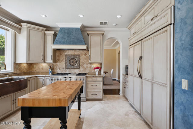 684 Noble Road, Simi Valley CA: https://media.crmls.org/mediaz/ba97fca9-40e5-421f-8b25-1307cab2e8f2.jpg