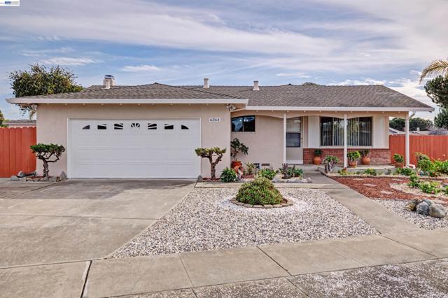 6364 Honeysuckle Dr, Newark CA: https://media.crmls.org/mediaz/ba985432-d21c-4e3a-be9d-e1f2cc9809f7.jpg