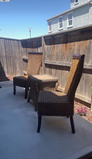 1526 Cat Tail Dr, Stockton CA: https://media.crmls.org/mediaz/ba98fe95-2507-4810-b6d0-351d66ac829c.jpg