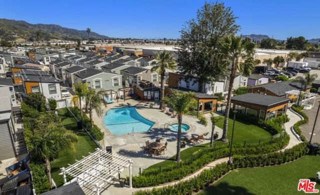 8250 Lankershim Boulevard, 190
