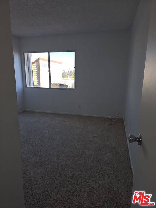 6000 Canterbury Drive, Culver City CA: https://media.crmls.org/mediaz/ba99b39f-569a-4765-a5ae-60dfdda0f98f.jpg