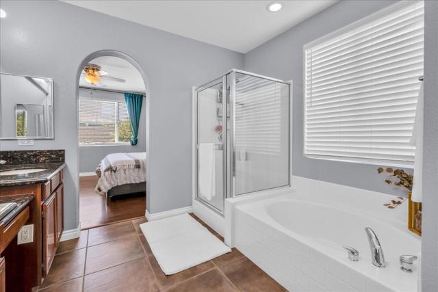 Image 18 of 48 For 84186 Canzone Drive
