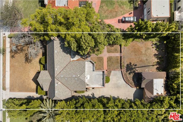 443 S June Street, Los Angeles CA: https://media.crmls.org/mediaz/ba9a9ece-97c1-4383-a3ef-27a4a86b3283.jpg