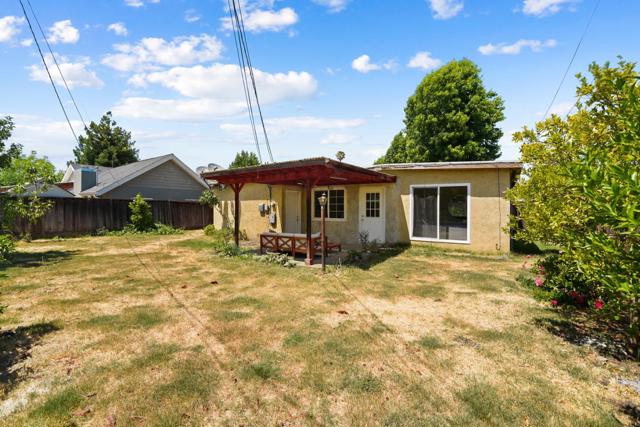 39947 Michelle Street, Fremont CA: https://media.crmls.org/mediaz/ba9adb87-85a6-401f-aa70-8df8b51c737d.jpg