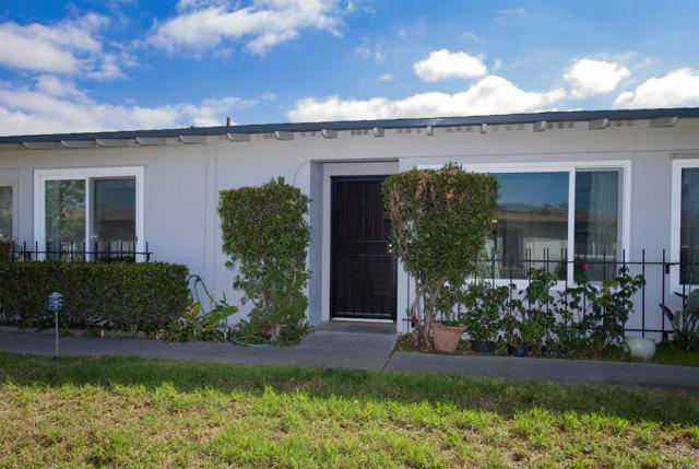 Detail Gallery Image 4 of 31 For 3890 Vista Campana #78,  Oceanside,  CA 92057 - 2 Beds | 1/1 Baths