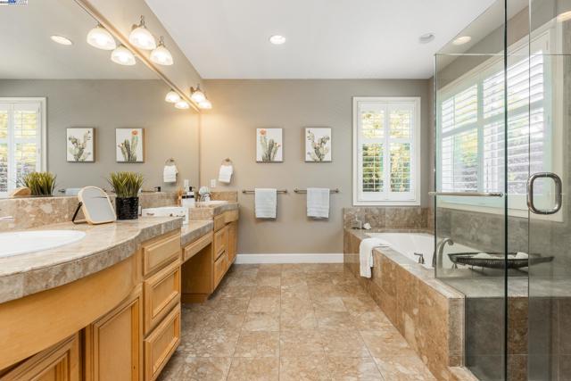 5633 Selena Ct, Pleasanton CA: https://media.crmls.org/mediaz/ba9bda2f-8bd0-4992-860a-62575414bd55.jpg