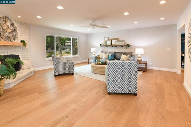 2200 Tice Valley Blvd +3BR ADU, Walnut Creek CA: https://media.crmls.org/mediaz/ba9c3d8f-2847-4195-a71a-da7abcb9996e.jpg