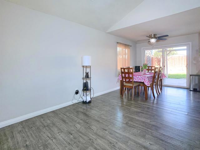 Detail Gallery Image 3 of 21 For 452 Feliz, Perris,  CA 92571 - 3 Beds | 2/1 Baths