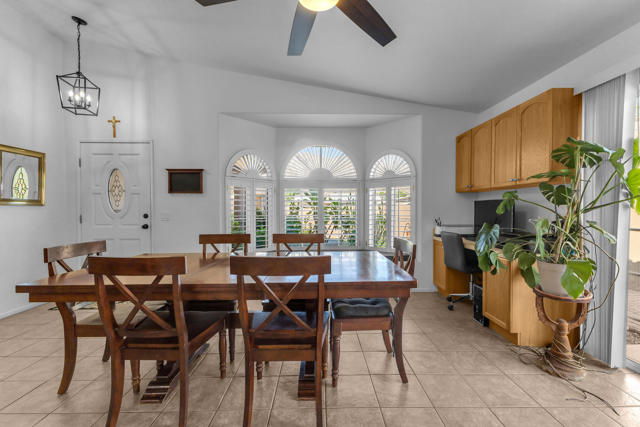 Image 28 of 64 For 52680 Avenida Martinez