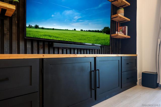 6861 Secano St, San Diego CA: https://media.crmls.org/mediaz/ba9cf98b-6511-494d-a5e7-a5560e5a887e.jpg