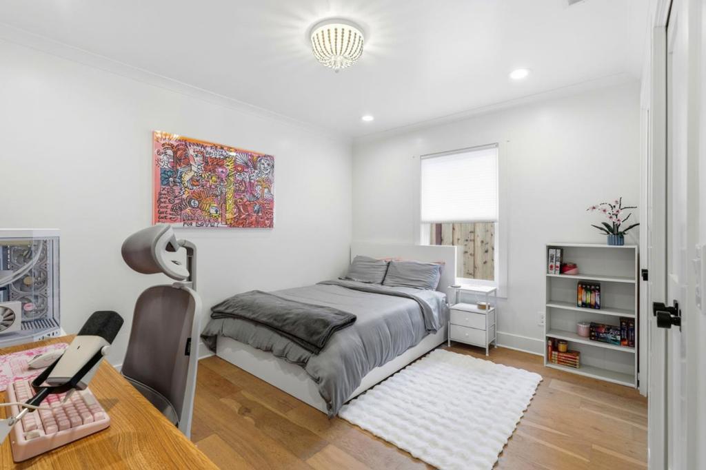 https://media.crmls.org/mediaz/ba9d57d4-a7f4-42f9-856c-6d191984aa1c.jpg?preset=X-Large