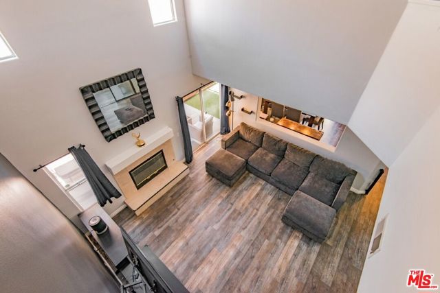 9400 Noble Avenue, North Hills CA: https://media.crmls.org/mediaz/ba9d6ec9-1cd0-4ab7-9c17-18d7f407e9a6.jpg