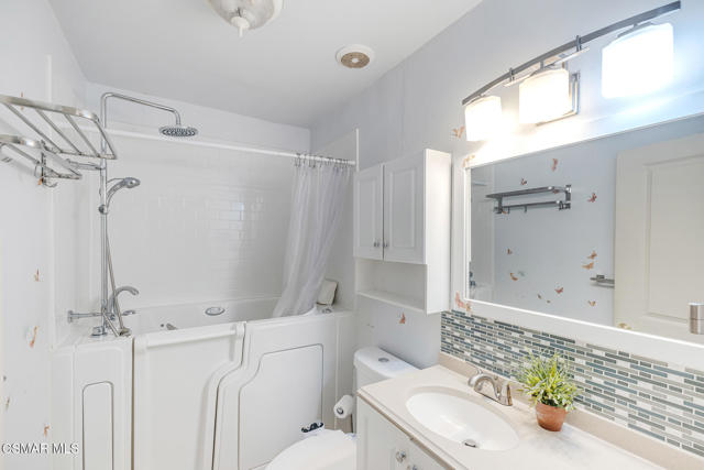 1585 Loma Drive, Ojai CA: https://media.crmls.org/mediaz/ba9da76a-47bb-4b68-9bc3-01a68ef8533a.jpg