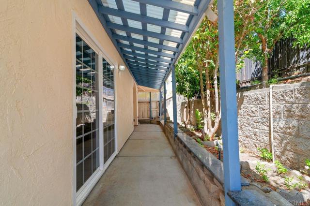 2412 Heatherwood Court, Escondido CA: https://media.crmls.org/mediaz/ba9e36af-32a1-4261-b0a7-97f8fb66ae16.jpg