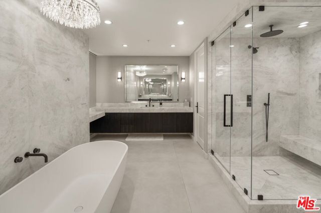 10490 Wilshire Boulevard, Los Angeles CA: https://media.crmls.org/mediaz/ba9e4b4a-61ee-4696-8803-051933638892.jpg