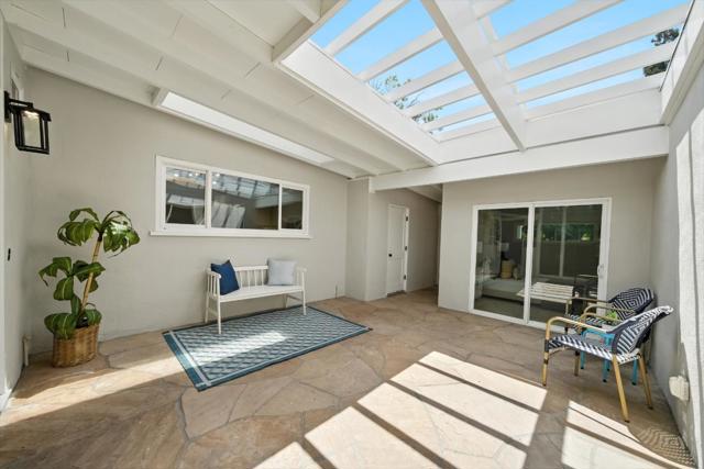 821 E Meadow Drive, Palo Alto CA: https://media.crmls.org/mediaz/ba9e9e85-02c0-4b0c-8de0-17558056171f.jpg