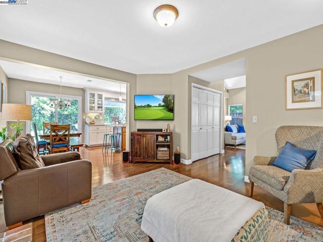 8043 Crossridge Rd, Dublin CA: https://media.crmls.org/mediaz/ba9f5e3b-97f9-408c-9d6d-59b745bb64a7.jpg