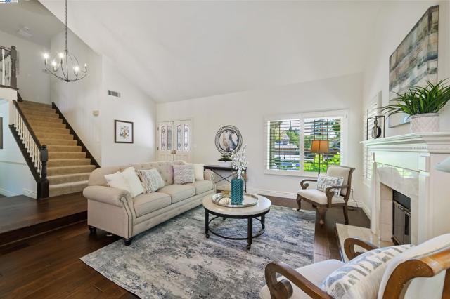 3338 Marsh Hawk Court, Pleasanton CA: https://media.crmls.org/mediaz/ba9feaa8-d00f-4ca0-bcee-fa402d588e0c.jpg