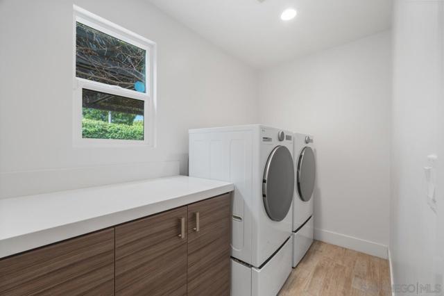 1180 Devonshire Dr, Encinitas CA: https://media.crmls.org/mediaz/baa02f16-fde8-4d38-bb54-d250a8b37f9c.jpg