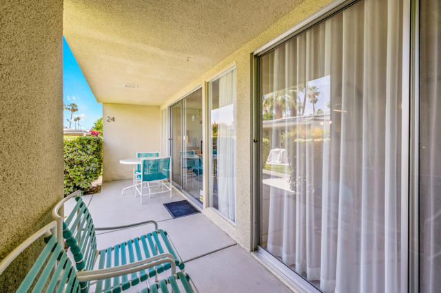 1881 S Araby Drive, Palm Springs CA: https://media.crmls.org/mediaz/baa051d3-0157-4566-ba34-5d0365e99a21.jpg