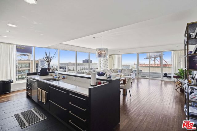 6250 Hollywood Boulevard, Los Angeles, California 90028, 2 Bedrooms Bedrooms, ,3 BathroomsBathrooms,Condominium,For Sale,Hollywood,24406071