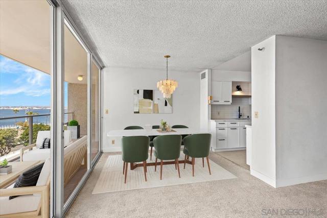 1820 Avenida Del Mundo, Coronado CA: https://media.crmls.org/mediaz/baa18613-9398-4f46-b612-155a1d5132c0.jpg