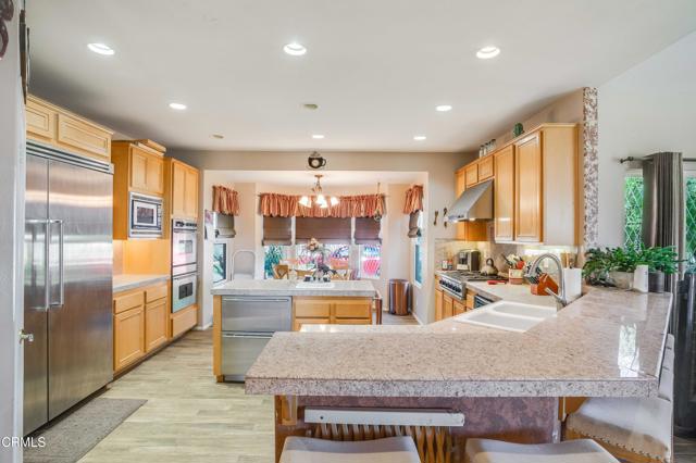 35135 Caprock Road, Santa Clarita CA: https://media.crmls.org/mediaz/baa19e20-1dcc-42ac-a1a1-35447d50c257.jpg