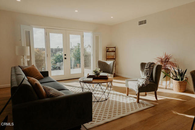 Detail Gallery Image 10 of 18 For 2139 Sunridge Dr, Ventura,  CA 93003 - 3 Beds | 2 Baths