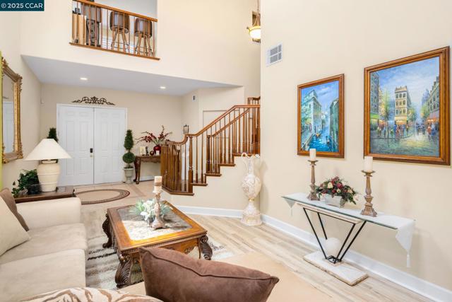 1426 Santa Teresa Dr, Pittsburg CA: https://media.crmls.org/mediaz/baa2e8ab-c566-42bd-884c-6e975a190807.jpg