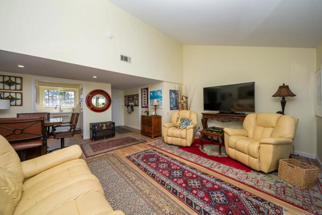 Detail Gallery Image 5 of 26 For 3755 Vista Campana N #57,  Oceanside,  CA 92057 - 2 Beds | 1 Baths
