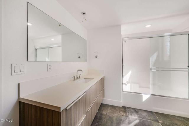 239 S Marengo Avenue, Pasadena CA: https://media.crmls.org/mediaz/baa5bfa1-3a8e-4923-80b1-b688cc2984d4.jpg