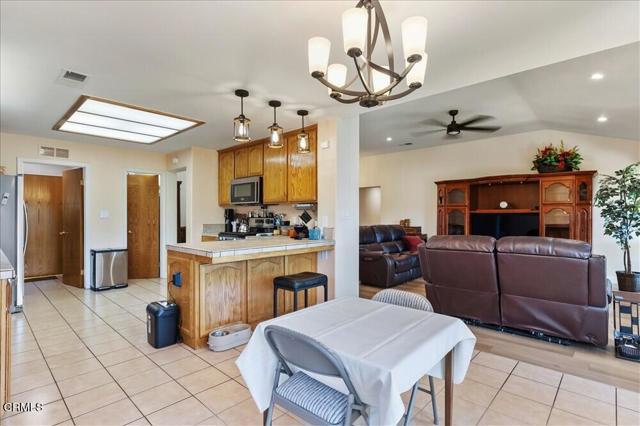 Detail Gallery Image 13 of 46 For 5813 Ragusa Ln, Bakersfield,  CA 93308 - 3 Beds | 2 Baths