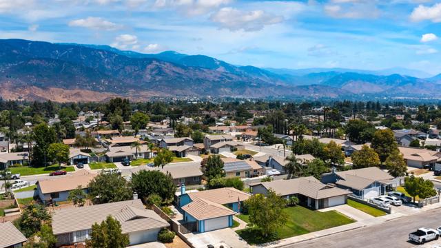 1548 Teton St Street, San Bernardino CA: https://media.crmls.org/mediaz/baa689cc-c5de-4dad-b317-eeb91de9424b.jpg