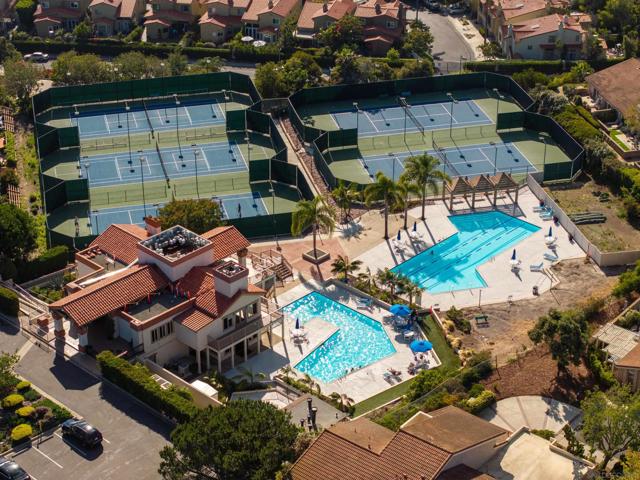 1466 Caminito Solidago, La Jolla CA: https://media.crmls.org/mediaz/baa6e07f-9a33-465c-820d-8e258331c37b.jpg