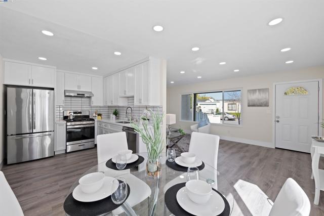 33143 Lake Garrison, Fremont CA: https://media.crmls.org/mediaz/baa76c4c-0ac9-4b8b-92ba-022126da1982.jpg