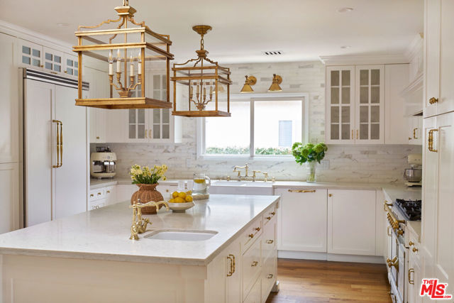 5 Bed Home for Sale in Los Angeles, California