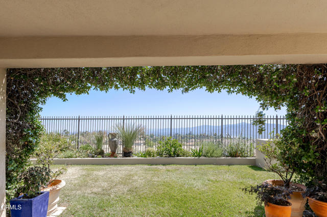 3911 Lilac Canyon Lane, Altadena CA: https://media.crmls.org/mediaz/baa86e3d-557e-47d1-b042-5da5368b390a.jpg