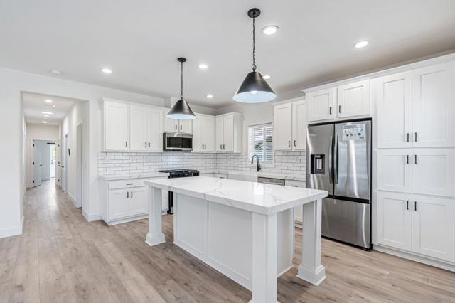 258 Yosemite Road, San Rafael CA: https://media.crmls.org/mediaz/baa90023-e0d4-4118-810a-cdb865fa167f.jpg