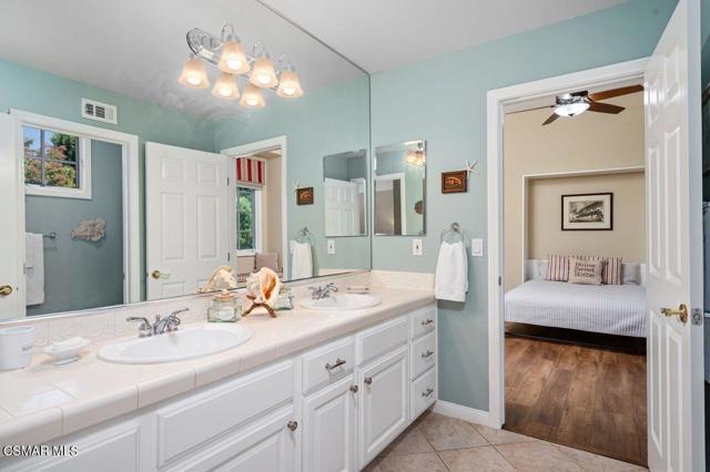 1706 Abbotsbury Street, Westlake Village CA: https://media.crmls.org/mediaz/baa987fa-85cd-4db2-8799-1226567f3634.jpg