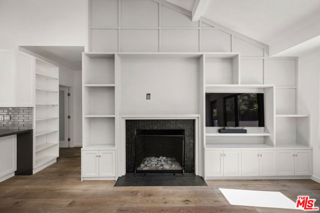 2425 Rinconia Drive, Los Angeles CA: https://media.crmls.org/mediaz/baa9f6f8-b34b-4701-98c8-6aa8b30a02db.jpg