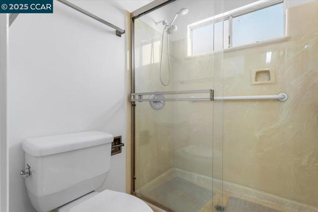 16080 Via Del Sol, San Lorenzo CA: https://media.crmls.org/mediaz/baaa3171-b76f-473b-85fc-86fbe2ef3a33.jpg
