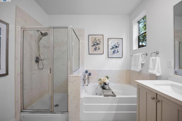 198 Continente Ave, Brentwood CA: https://media.crmls.org/mediaz/baaa52d2-a3a3-407a-a682-6eaec0bc4e18.jpg