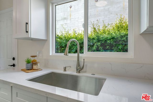 4933 W 20th Street, Los Angeles CA: https://media.crmls.org/mediaz/baaa610c-656f-4f1e-9056-89f53447e863.jpg