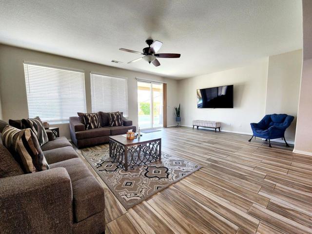 42798 Incantata Place, Indio CA: https://media.crmls.org/mediaz/baaaa1cd-cc27-4e9d-a671-2e944563c354.jpg