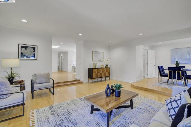 41025 Pajaro Dr, Fremont CA: https://media.crmls.org/mediaz/baabec8d-a748-4617-b59f-08a9d11f08a6.jpg