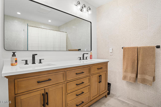 Detail Gallery Image 29 of 49 For 6228 Watertree Ct, Agoura Hills_2,  CA 91301 - 4 Beds | 3 Baths
