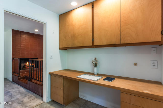 4308 Hayman Avenue, La Canada Flintridge CA: https://media.crmls.org/mediaz/baac6b0a-3c99-47c4-8de5-0df9cde12fe5.jpg