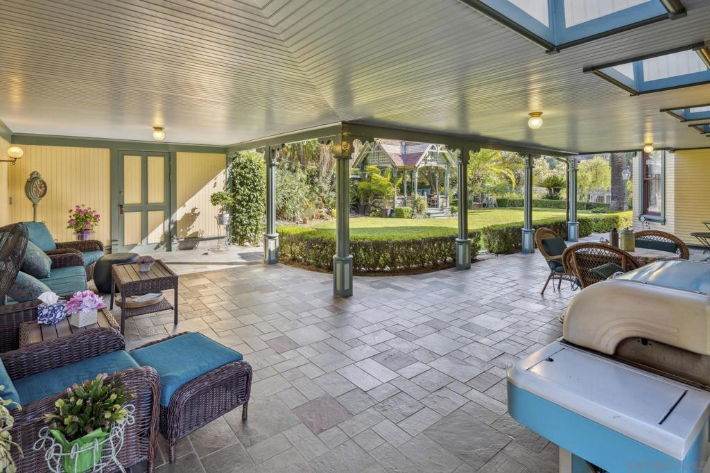 700 Juniper - photo 16